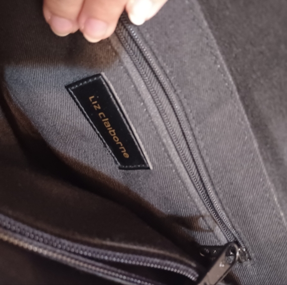 ⛔️SOLD⛔️Vintage Liz Claiborne Chocolate Brown Crossbody Bag - Picture 9 of 12